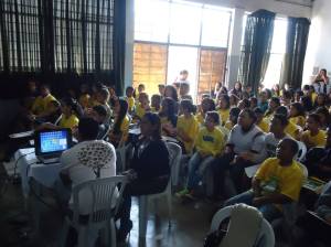 Público presente alunos do PEAS e autoridades locais